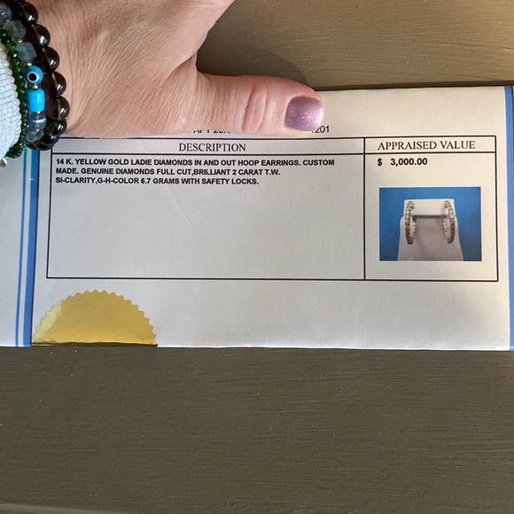 Gorgeous 14k diamond hoops - Picture 6 of 9